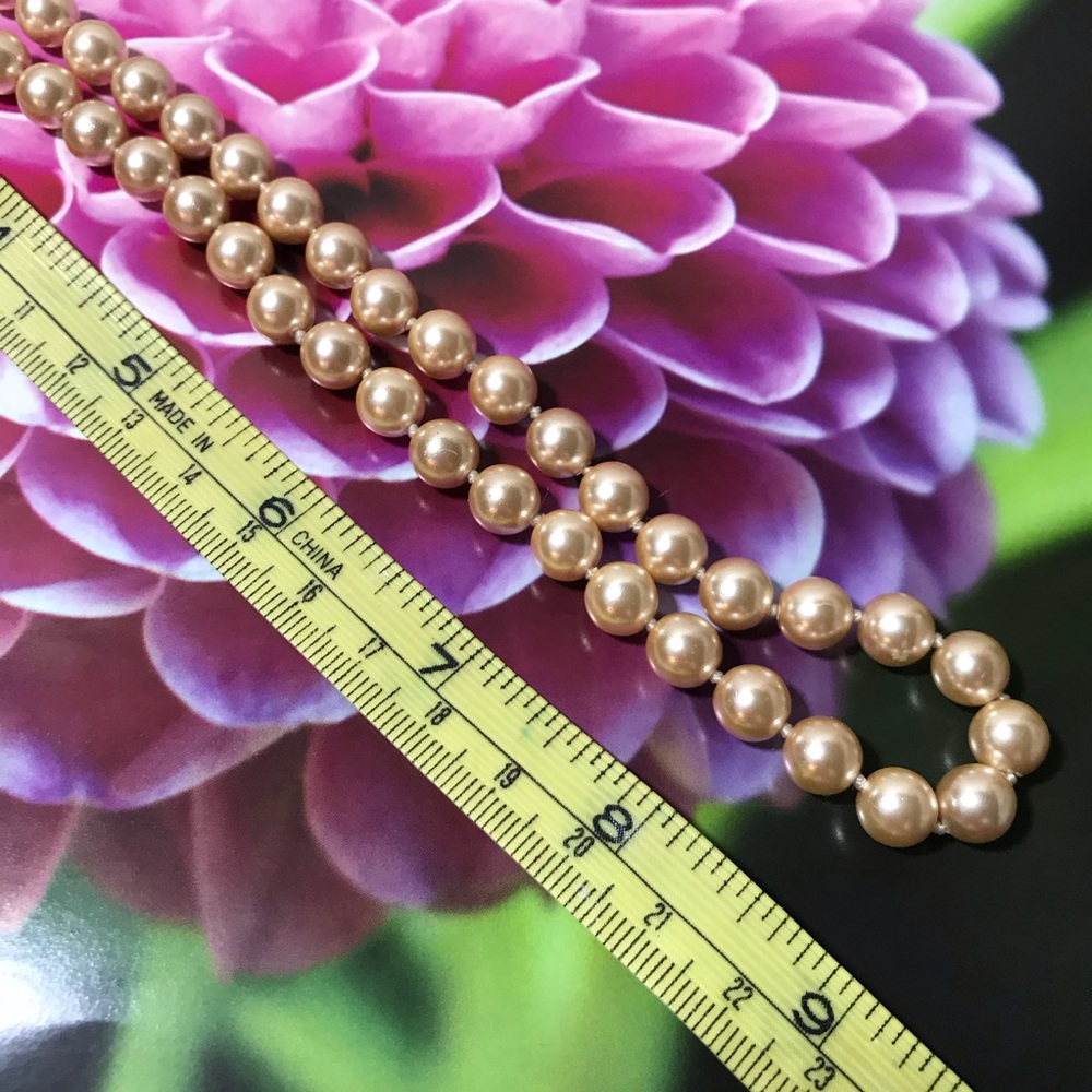 Barbie pearls, Pretty in Pink Vintage Pearls 🌷18” length - Picture 3 of 3